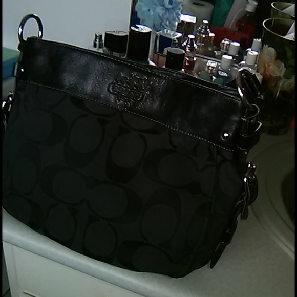Purse - Picture 1 of 2